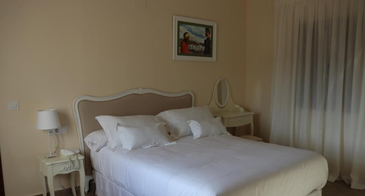 Hotel Palacio Conde del Álamo Aroche Esterno foto