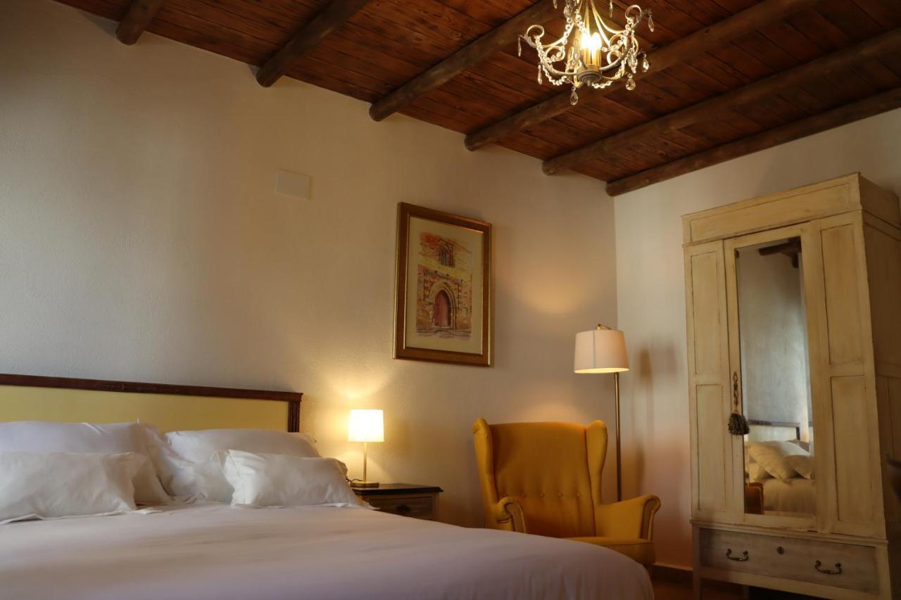 Hotel Palacio Conde del Álamo Aroche Esterno foto